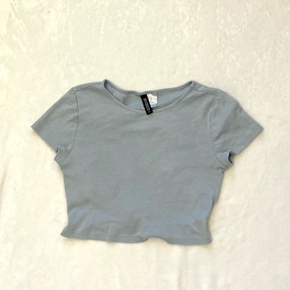 Light blue divided t shirt size xs - Picture 1 of 4